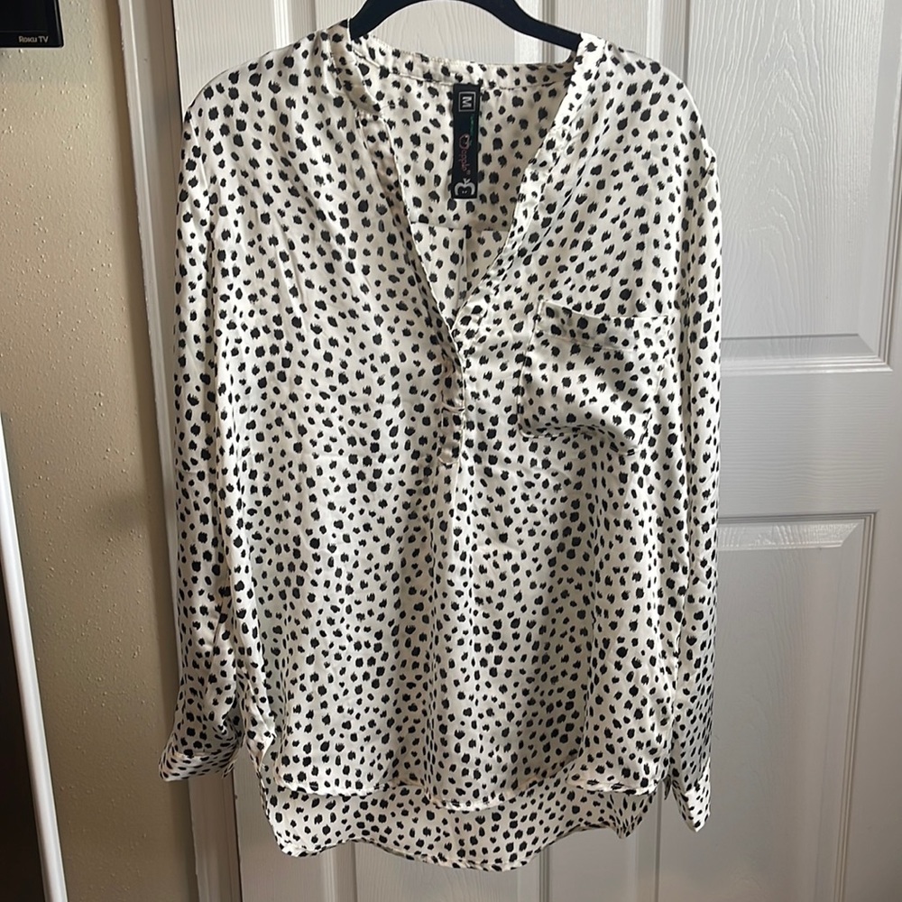 Medium white spotted dress blouse